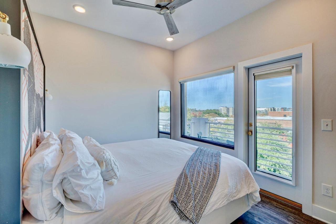 The Hive 302 King With Balcony Hotel Wilmington Bagian luar foto